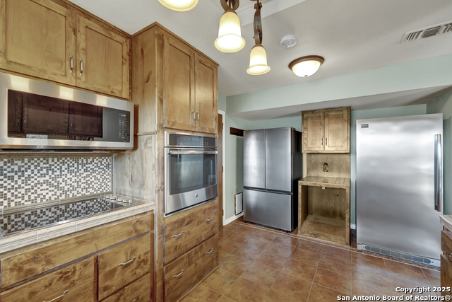 Image 11 of 70 For 642 Lakebreeze