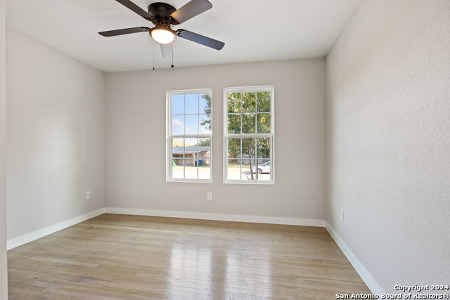 Image 12 of 26 For 207 Northaven
