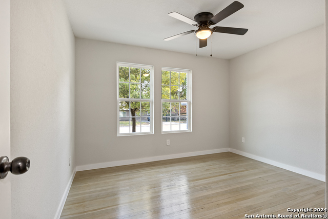 Image 14 of 26 For 207 Northaven