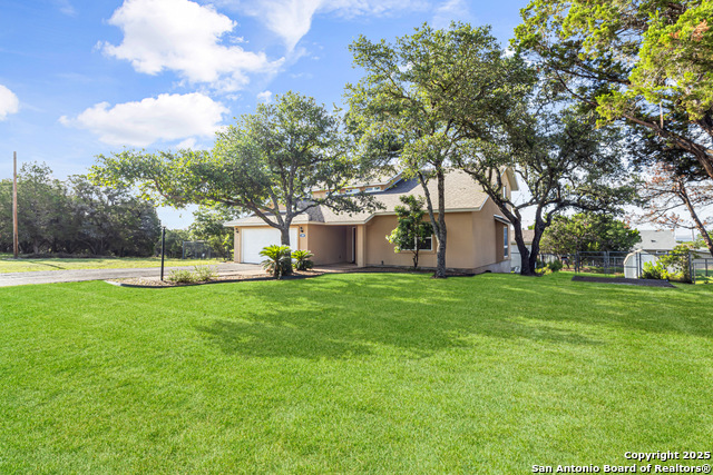 Image 3 of 49 For 890 Live Oak