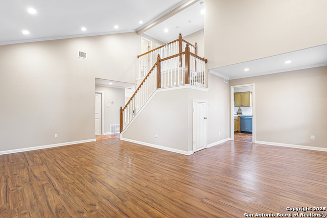 Image 7 of 49 For 890 Live Oak