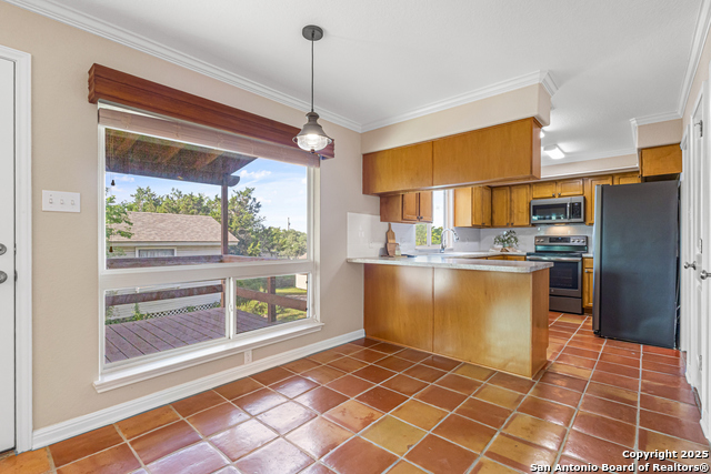 Image 9 of 49 For 890 Live Oak