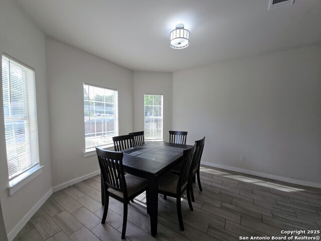 Image 7 of 19 For 752 San Manuel S