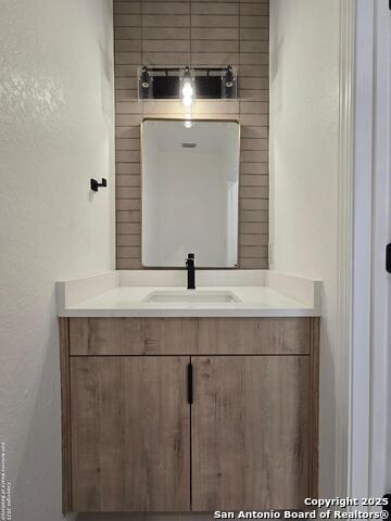 Listing photo id 7 for 1834 Montana 101