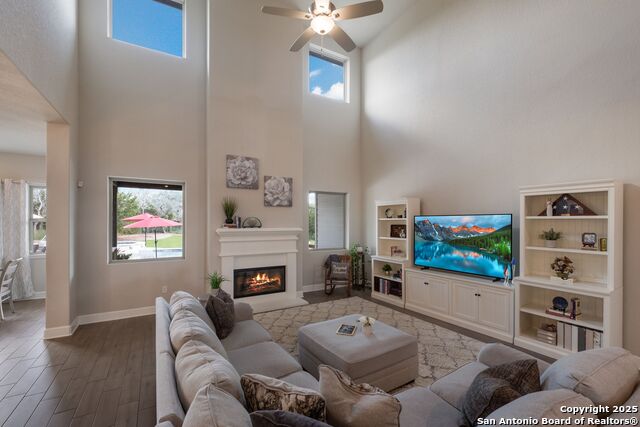 Listing photo id 12 for 215 Madrone