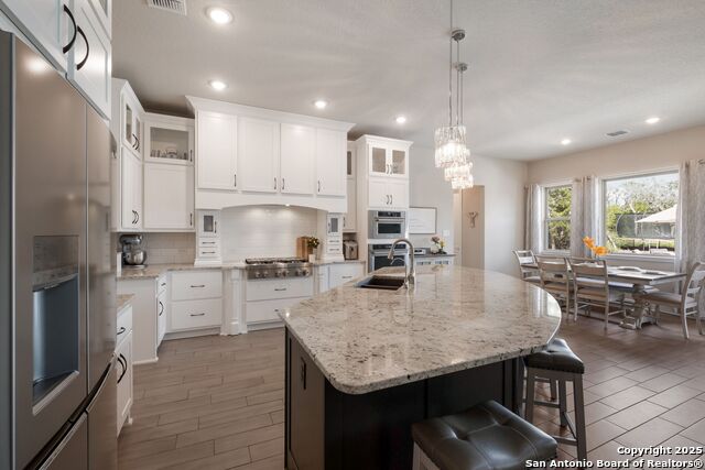Listing photo id 15 for 215 Madrone