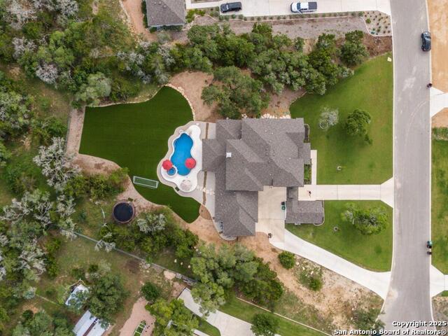 Listing photo id 0 for 215 Madrone