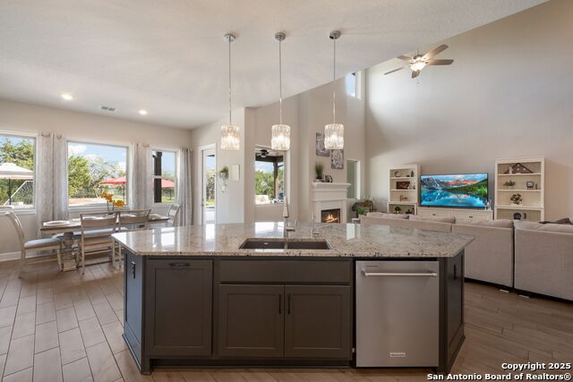 Listing photo id 18 for 215 Madrone
