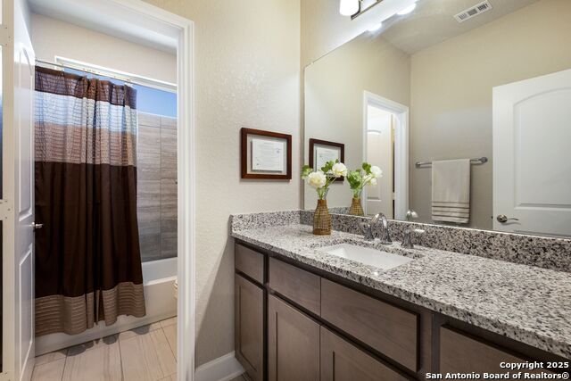 Listing photo id 31 for 215 Madrone