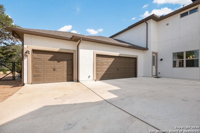 Listing photo id 37 for 215 Madrone