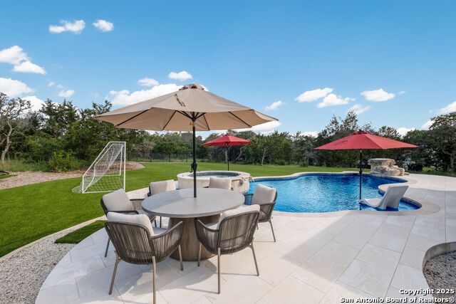 Listing photo id 41 for 215 Madrone