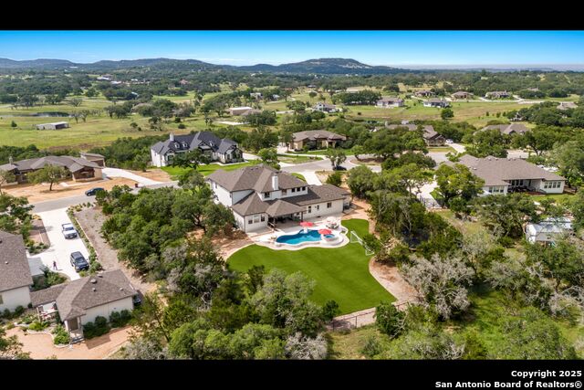 Listing photo id 49 for 215 Madrone