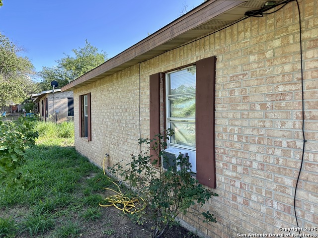 Listing photo id 0 for 413 Water N