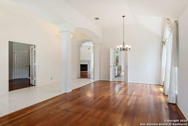 Listing photo id 4 for 5131 Ashton Audrey