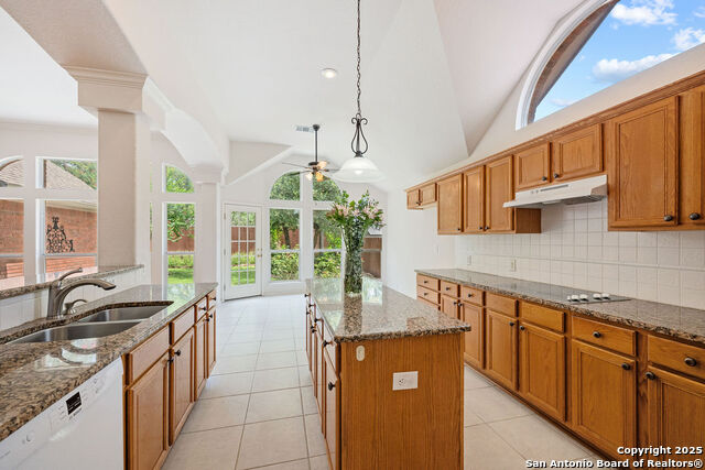 Listing photo id 6 for 5131 Ashton Audrey