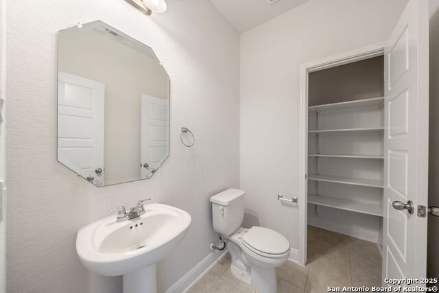Image 18 of 37 For 2302 Castello Way