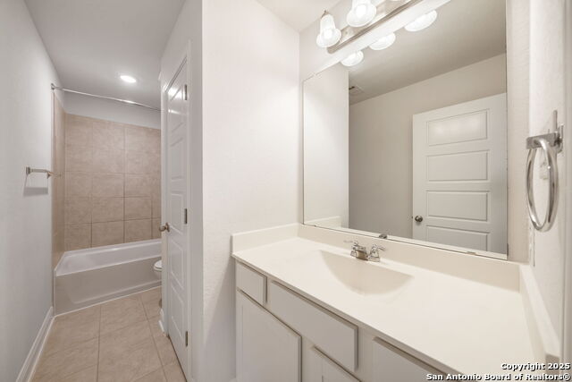 Image 25 of 37 For 2302 Castello Way