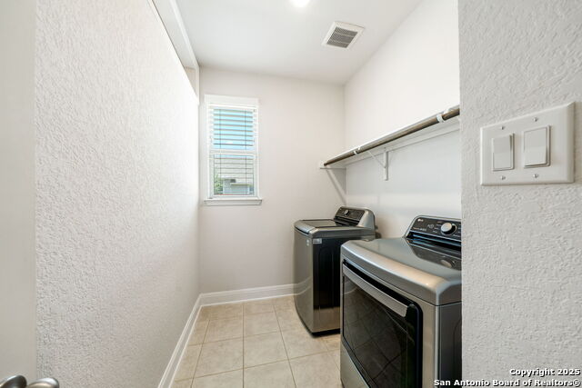 Image 32 of 37 For 2302 Castello Way