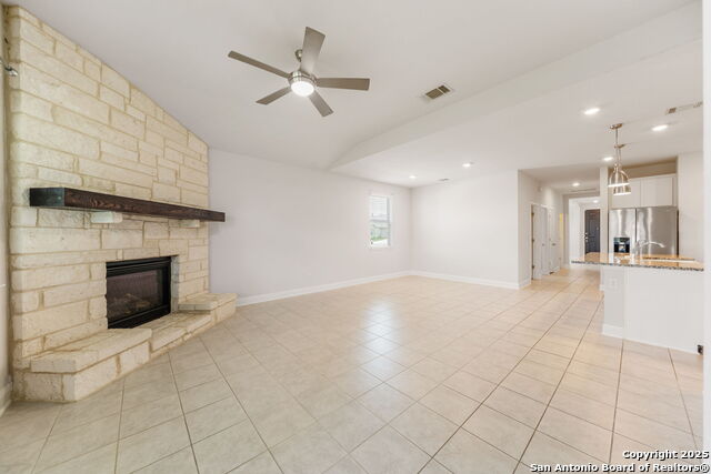 Image 8 of 37 For 2302 Castello Way