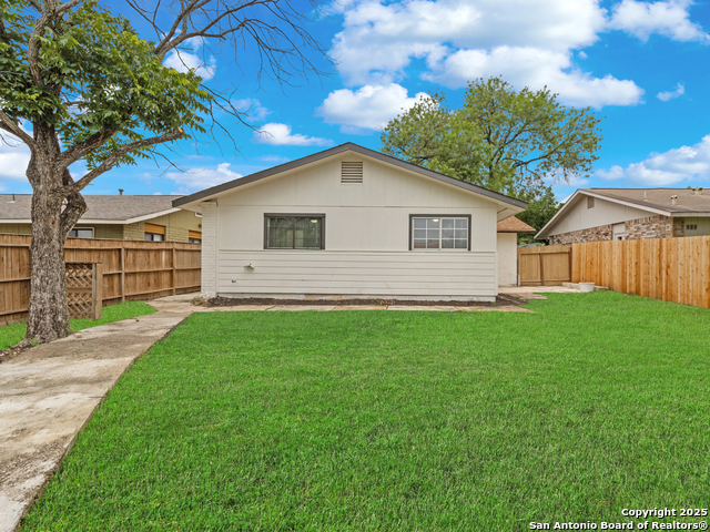 Image 19 of 28 For 13306 Chesterton