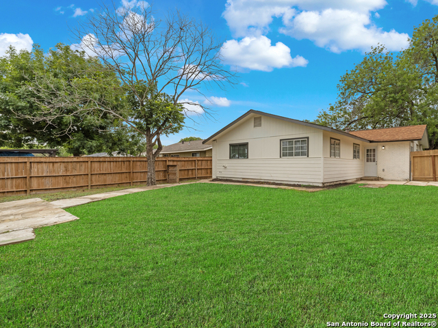 Image 20 of 28 For 13306 Chesterton