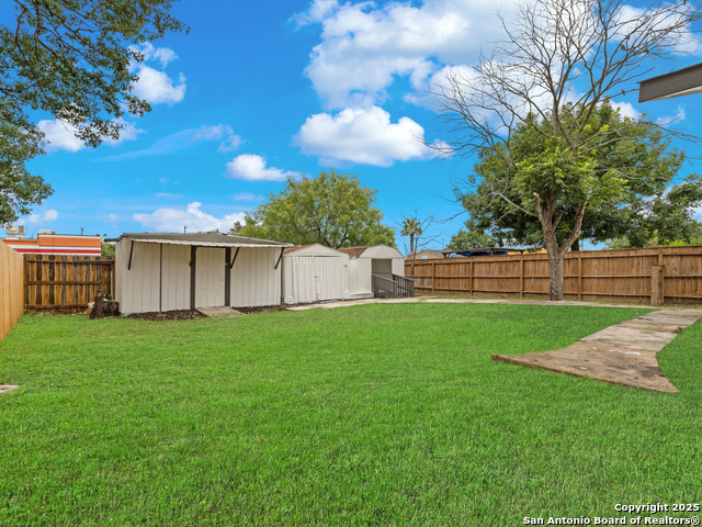 Image 22 of 28 For 13306 Chesterton