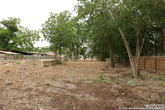 Image 4 of 10 For 610 Weinberg