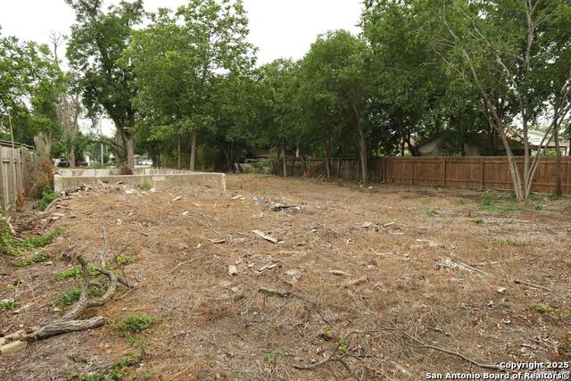 Image 5 of 10 For 610 Weinberg