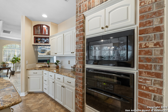 Image 17 of 47 For 18203 Newcliff