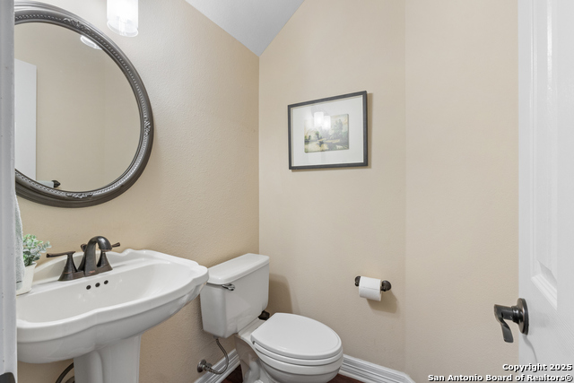 Image 20 of 47 For 18203 Newcliff