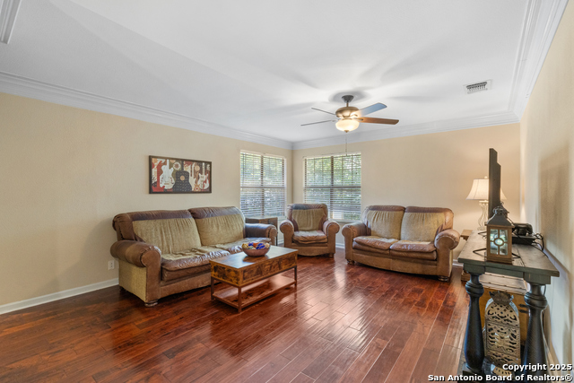 Image 24 of 47 For 18203 Newcliff