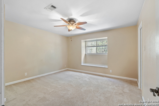 Image 31 of 47 For 18203 Newcliff