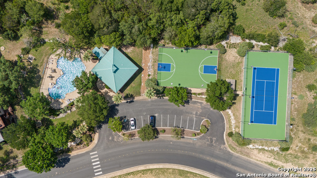 Image 46 of 47 For 18203 Newcliff