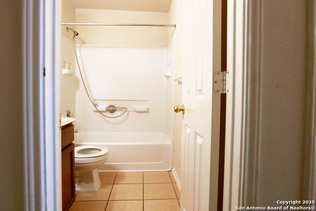 Image 21 of 51 For 13904 Bressani Way