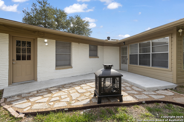 Image 12 of 30 For 351 Northridge