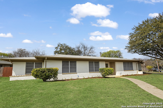 Image 2 of 30 For 351 Northridge