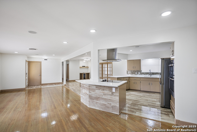 Image 25 of 30 For 351 Northridge