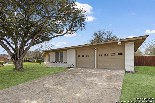 Image 4 of 30 For 351 Northridge