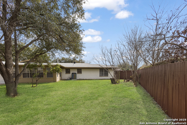 Image 6 of 30 For 351 Northridge