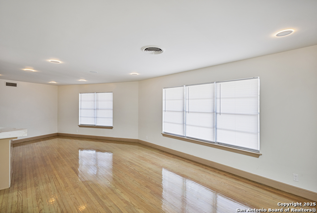 Image 9 of 30 For 351 Northridge