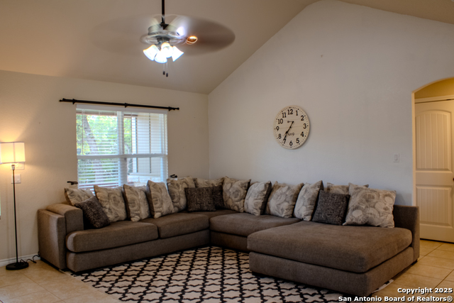 Listing photo id 8 for 2073 Robin Hood