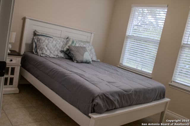 Listing photo id 19 for 2073 Robin Hood