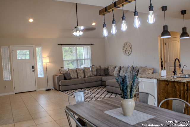 Listing photo id 1 for 2073 Robin Hood