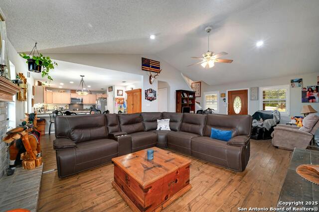 Image 6 of 47 For 30640 Bulverde Hills