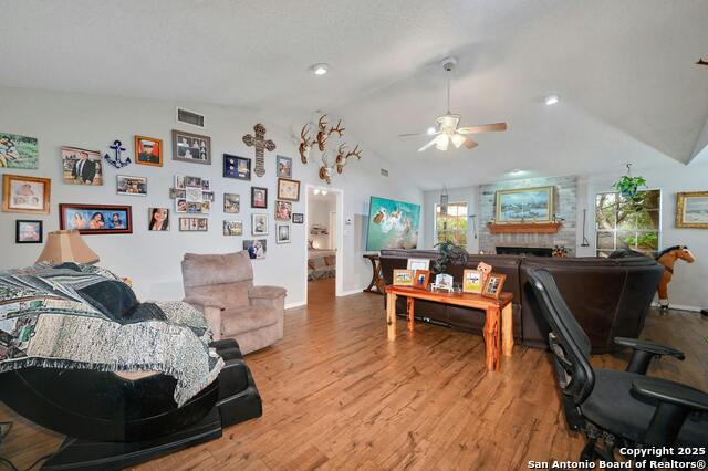 Image 9 of 47 For 30640 Bulverde Hills