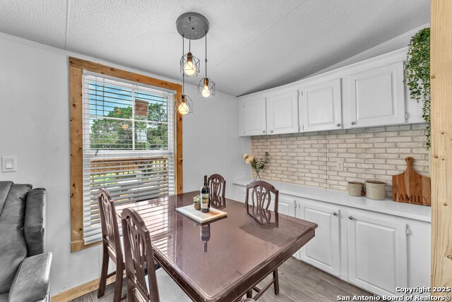 Image 8 of 20 For 337 Buckhorn Dr