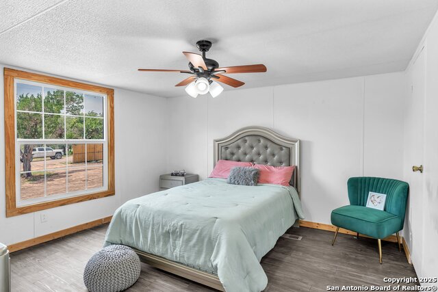 Image 9 of 20 For 337 Buckhorn Dr