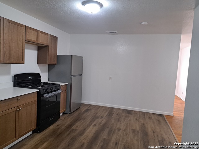 Image 6 of 12 For 4934 Alma Dr  1