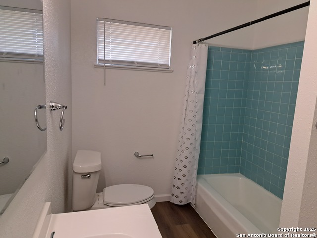 Image 8 of 12 For 4934 Alma Dr  1