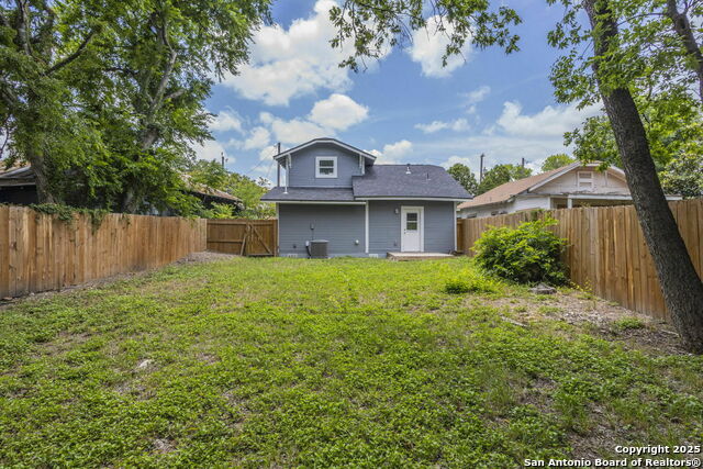 Listing photo id 27 for 539 Hicks